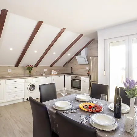 Nena Apartman