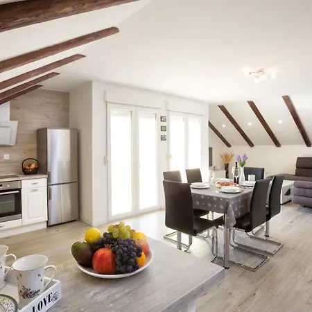 Nena Apartmán