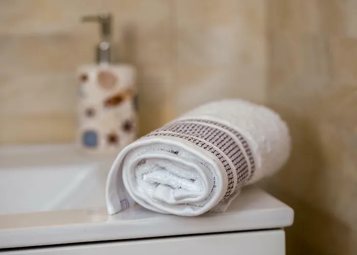 Nena Apartment Split